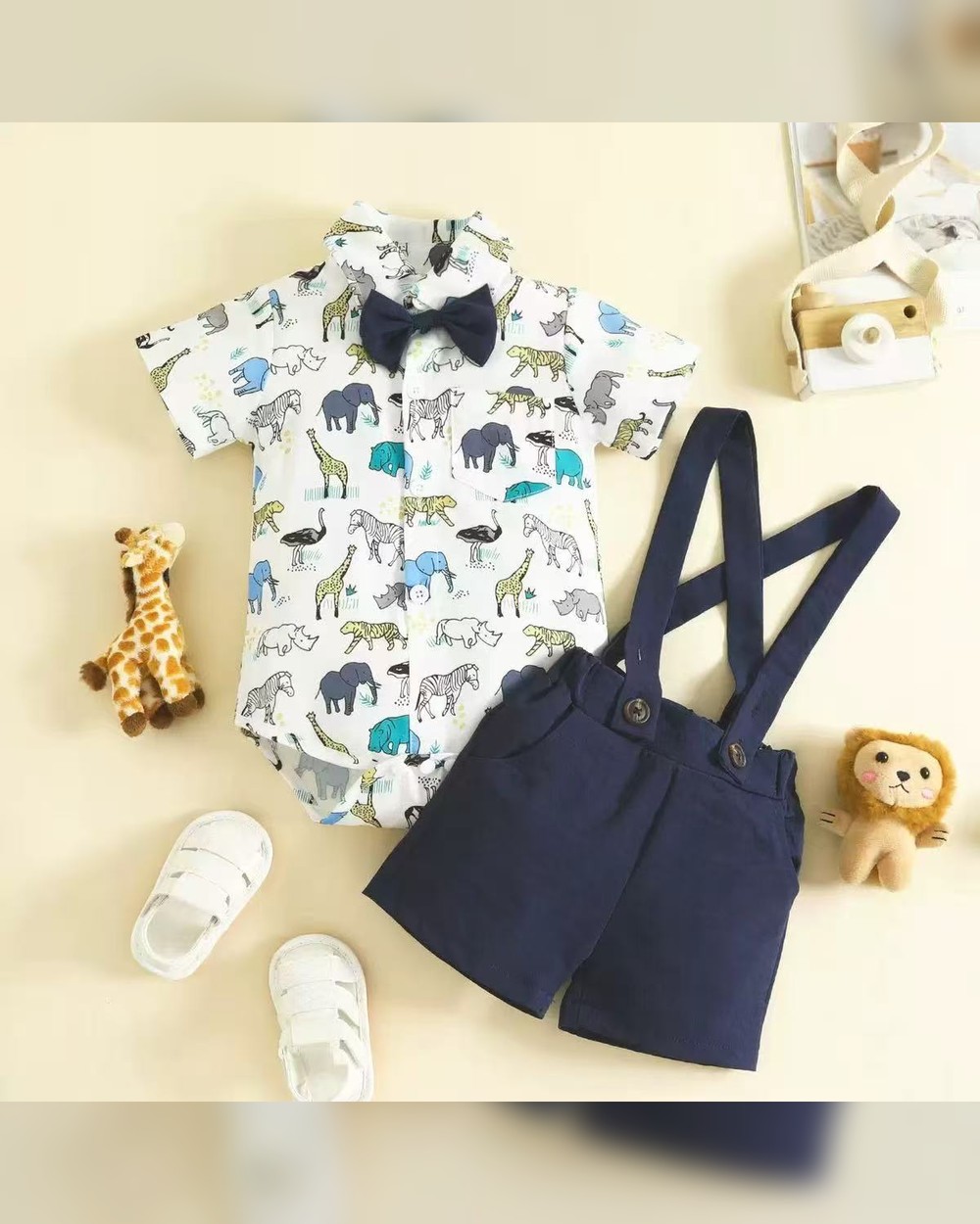 1766054938_33b8184482533d37682e7cfa375b49f7.jpg The jungle safari formal set short with suspender & shirt 2PCS - Image 1